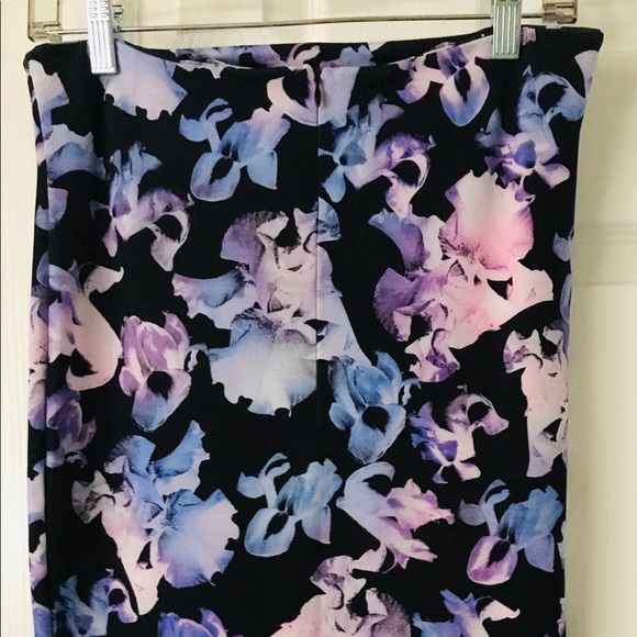 Alexander McQueen pencil skirt - Picture 2 of 5